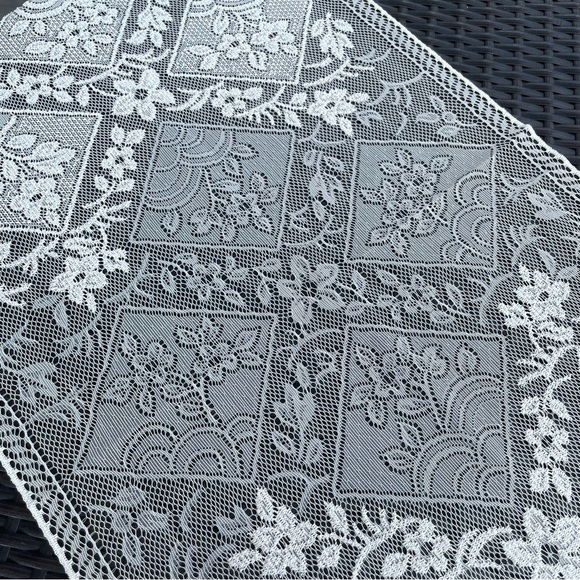 14”x48” Heritage Lace Fringed Runner in Chantilly Print 14”x48” - Picture 10 of 13